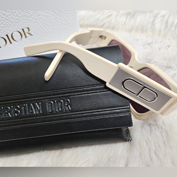 NEW ✨️ EXCLUDED ✨️ Dior Rainbow Mirrored Sunglasses - Picture 5 of 9